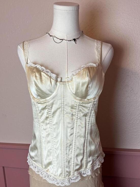 Natori Other - Natori vintage vanity lace silk bustier corset 36b butter yellow fairy victorian